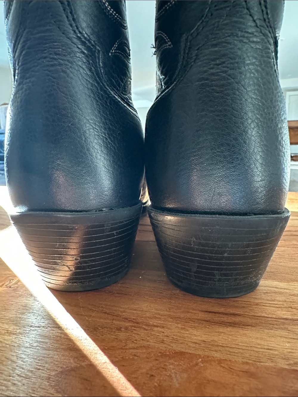 ARIAT woman’s Heritage boots size 10 EUC - Picture 6 of 8